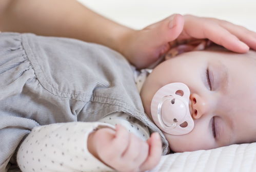 新生儿夜间喂奶不超过多少个小时