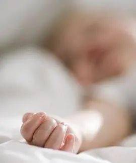 婴儿期的睡眠时间是多少