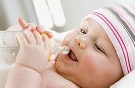 如何预防新生儿呛奶的方法