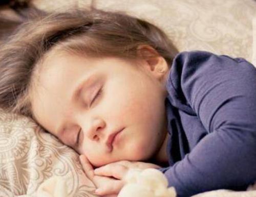 婴儿期的睡眠时间