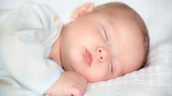 婴儿期睡眠时间表